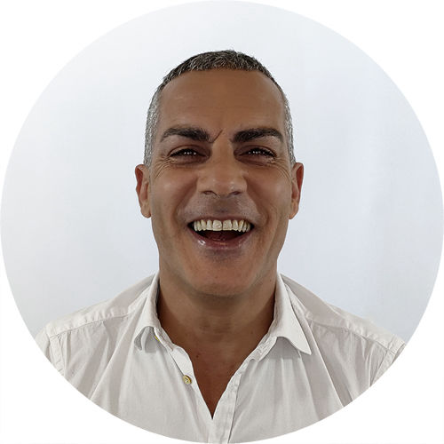 Settimi studio dentistico servizio endodonzia uomo che sorride