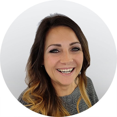 Settimi studio dentistico servizio Odontoiatria conservativa donna che sorride
